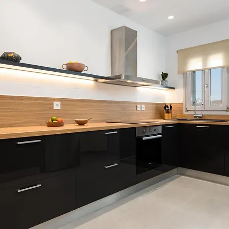 Near Parikia - 4Br Villa With Pool & View - Mirabilia Villa *