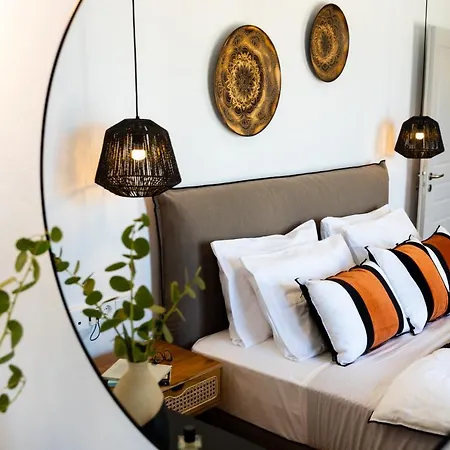 Near Parikia - 4Br Villa With Pool & View - Mirabilia