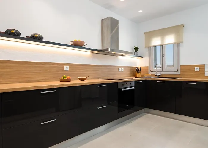 Near Parikia - 4br With Pool & View - Mirabilia فيلة *