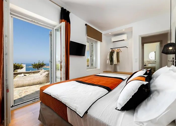 Near Parikia - 4br With Pool & View - Mirabilia فيلة