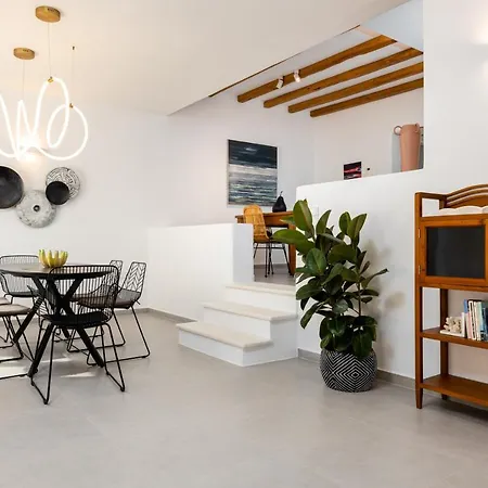 Near Parikia - 4Br Villa With Pool & View - Mirabilia Villa *