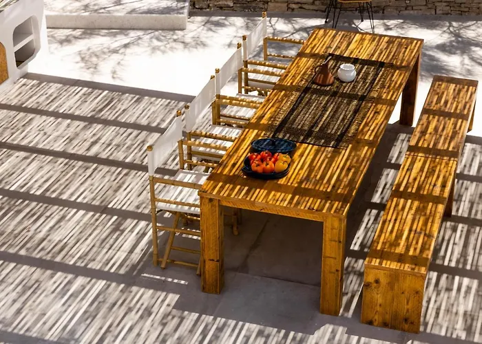 Βίλα Near Parikia - 4br With Pool & View - Mirabilia *