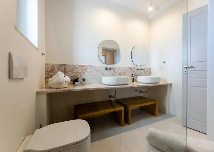 Βίλα Near Parikia - 4br With Pool & View - Mirabilia *