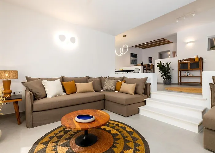 Βίλα Near Parikia - 4br With Pool & View - Mirabilia