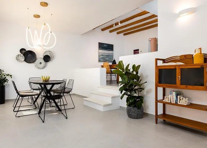 Near Parikia - 4br With Pool & View - Mirabilia Βίλα *