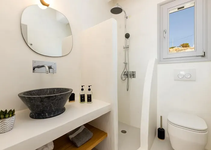 Βίλα Near Parikia - 4br With Pool & View - Mirabilia